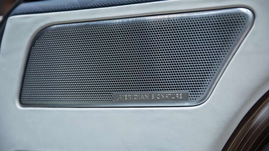 Range Rover SV Coupe  Range Rover SV Coupe