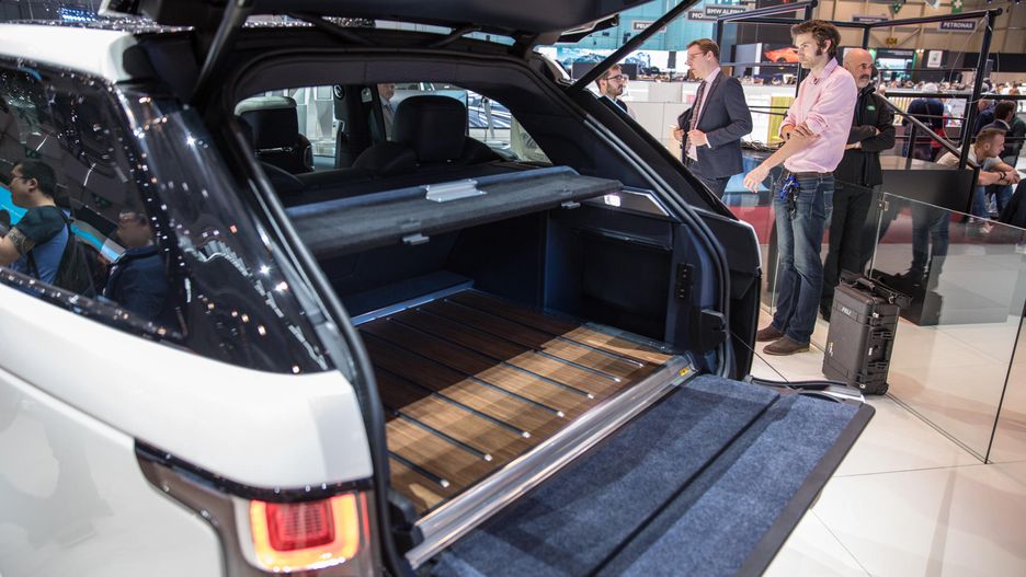 Range Rover SV Coupe  Range Rover SV Coupe