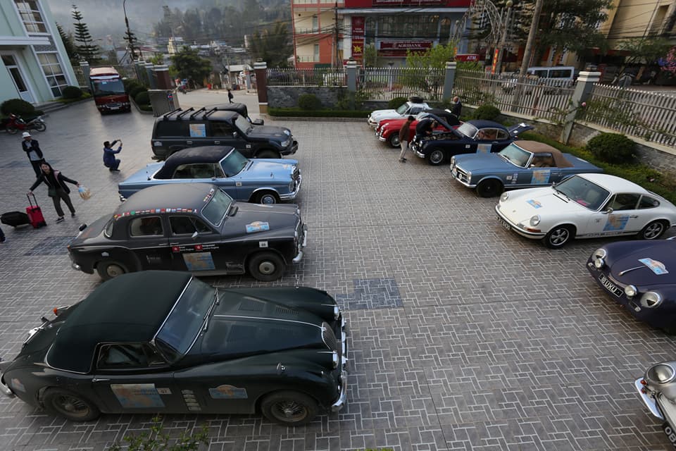 Đoàn xe cổ nước ngoài tham gia hành trình Global Rally Organisation