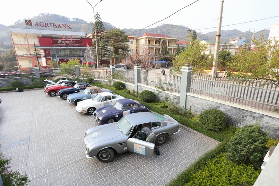 Đoàn xe cổ nước ngoài