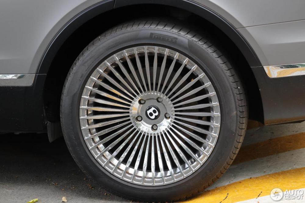 Bentley Bentayga của Trung Nguyên