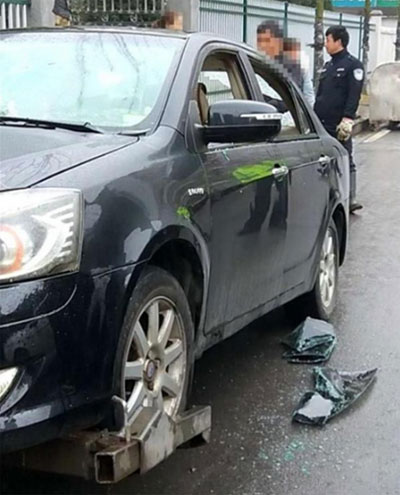 Đập phá ô tô sau nhiều lần vi phạm giao thông