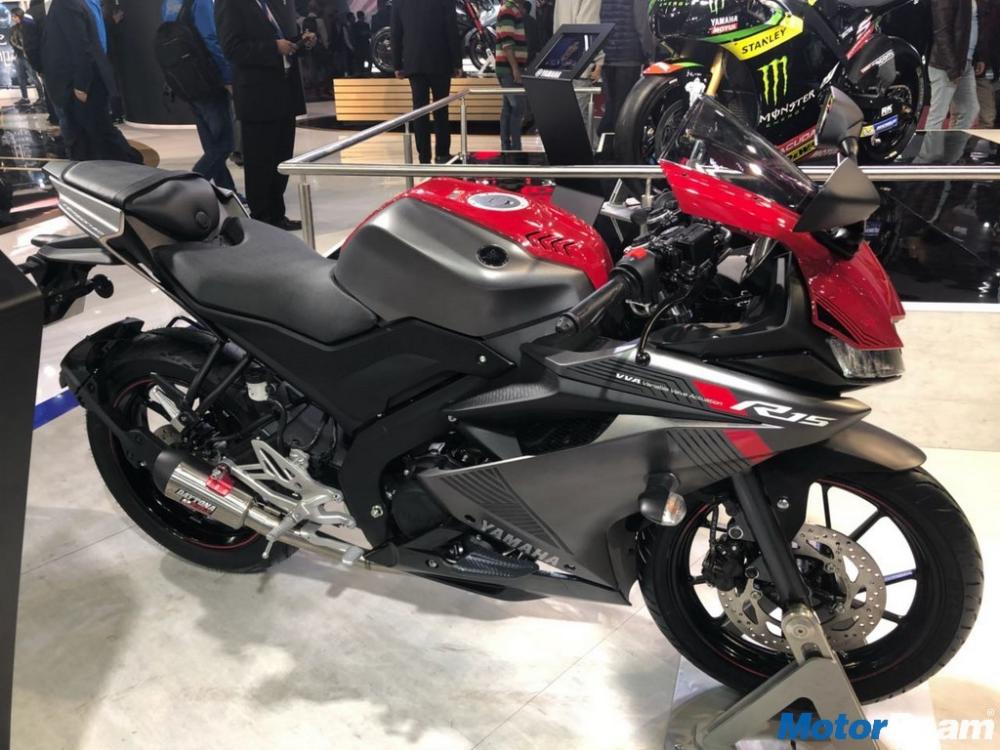 Yamaha R15 2018 ra mắt với gói độ Racing Kit