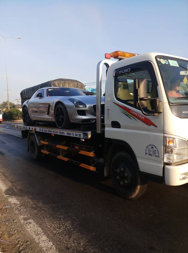 Mercedes-Benz SLS AMG