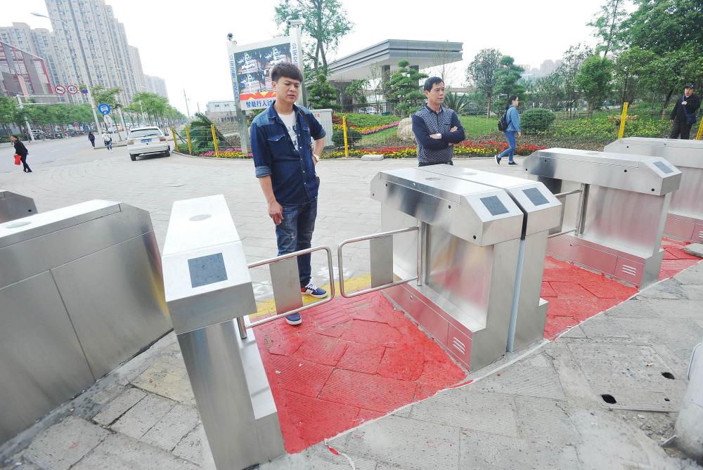 Trung Quốc: Cách xử phạt với đối tượng “ít bị áp dụng mức phạt giao thông”