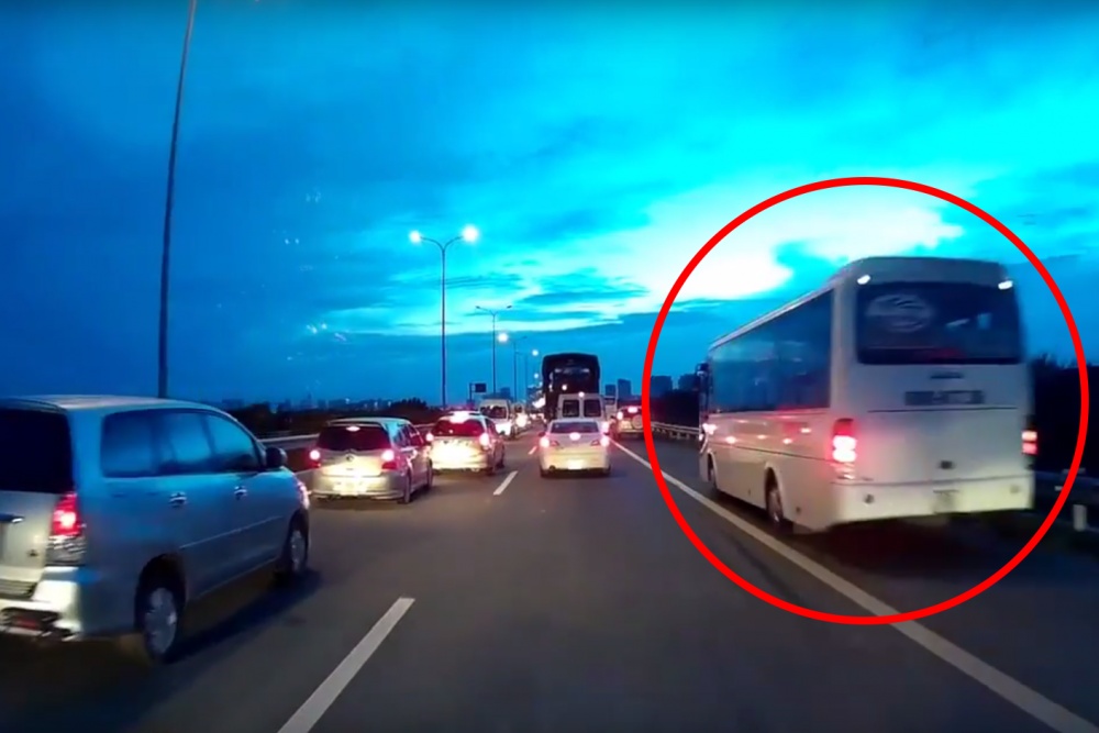 lan-duong-dung-xe-khan-cap lan-duong-dung-xe-khan-cap