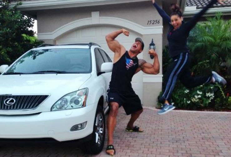 The Rock mua xe tặng người thân The Rock mua xe tặng người thân