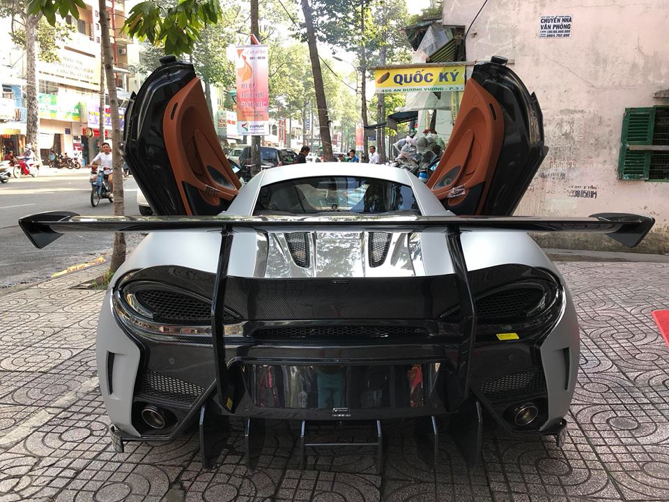 McLaren 570S