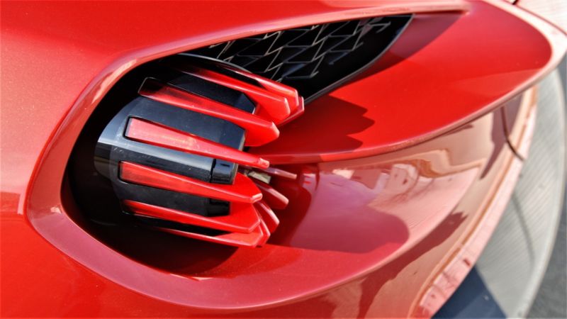 Aston Martin Vanquish Zagato Volante. Aston Martin Vanquish Zagato Volante.