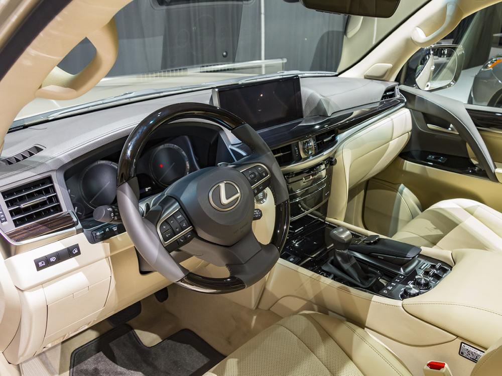 Lexus LX570 2018 bản 5 chỗ