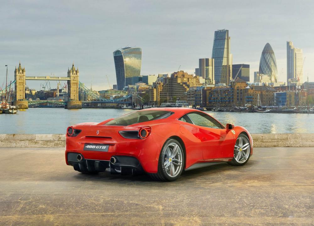 Ferrari 488 bị triệu hồi