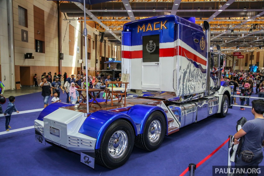 Mack Super-Liner Mack Super-Liner
