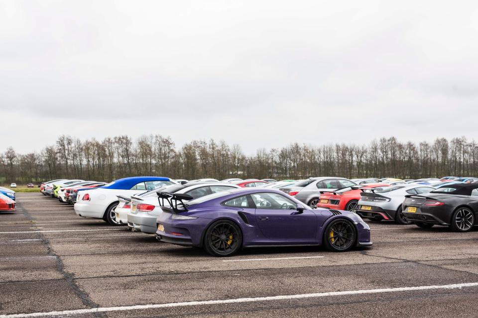 Offline siêu xe của hội nhà giàu Anh quốc