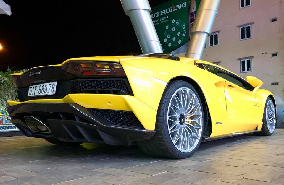 &nbsp;Lamborghini Aventador S LP740-4