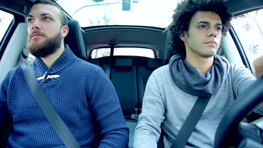 Quy tắc ngồi xe ô tô mà một người lịch sự nên biết Quy tắc ngồi xe ô tô mà một người lịch sự nên biết