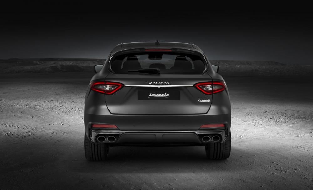 Maserati Levante Trofeo sẽ đi vào sản xuất trong mùa hè này và công ty sẽ chào bán một phiên bản ra mắt độc quyền ở Canada và Mỹ. Nó sẽ có ngoại thất màu tối, tổ hợp nội thất độc quyền và huy hiệu phiên bản ra mắt đầu tiên trên bộ điều khiển trung tâm. Maserati Levante Trofeo sẽ đi vào sản xuất trong mùa hè này và công ty sẽ chào bán một phiên bản ra mắt độc quyền ở Canada và Mỹ. Nó sẽ có ngoại thất màu tối, tổ hợp nội thất độc quyền và huy hiệu phiên bản ra mắt đầu tiên trên bộ điều khiển trung tâm.