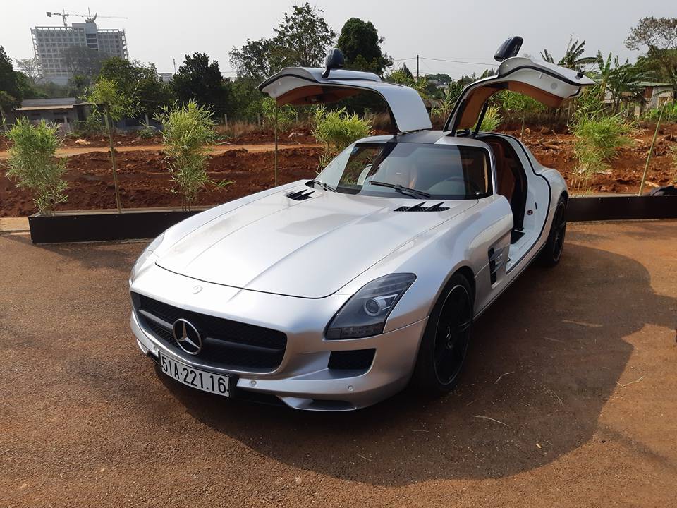 Mercedes-Benz SLS AMG Mercedes-Benz SLS AMG