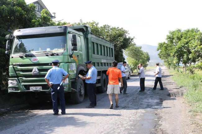 Vận chuyển hàng nguy hiểm, tài xế bị phạt đến 3 triệu Đồng