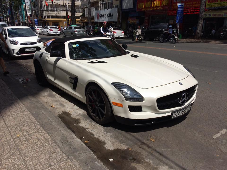 Mercedes-Benz SLS AMG Mercedes-Benz SLS AMG