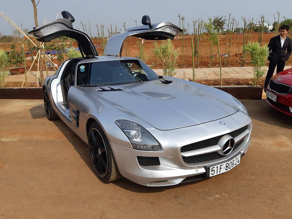 Mercedes-Benz SLS AMG Mercedes-Benz SLS AMG