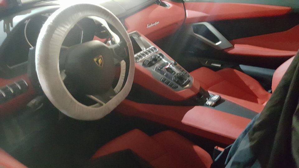 Lamborghini Aventador 
