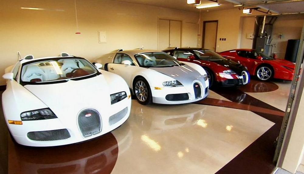 Floyd Mayweather từng&nbsp;sở hữu&nbsp;đến 4 chiếc Bugatti Veyron.