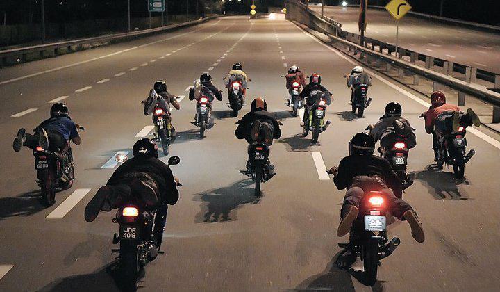 Malaysia: Giảm tuổi có bằng lái xe máy xuống còn 14 