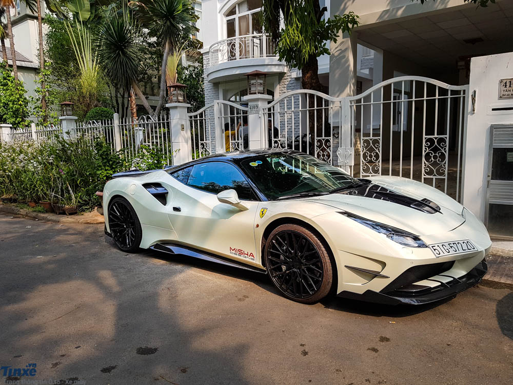 Ferrari 488 GTB độ body kit Misha