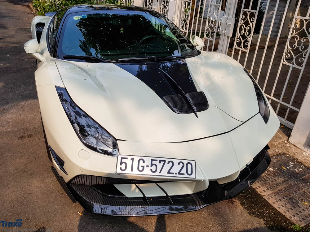 Ferrari 488 GTB độ body kit Misha