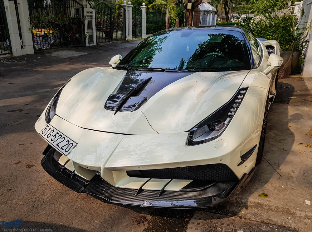 Ferrari 488 GTB độ body kit Misha