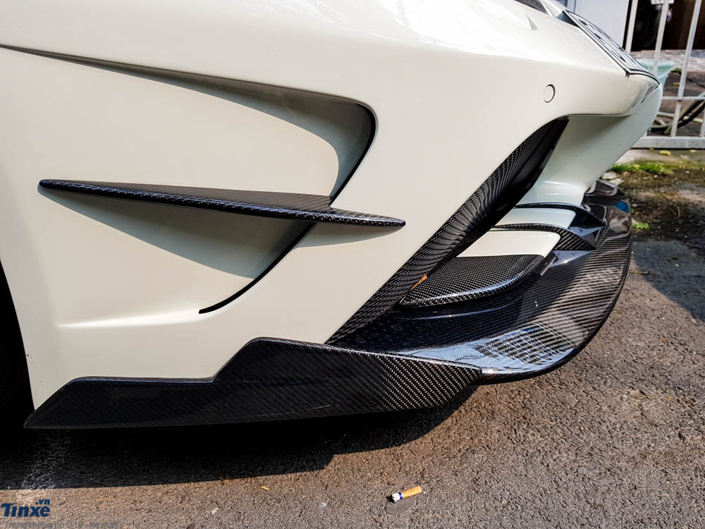 Ferrari 488 GTB độ body kit Misha