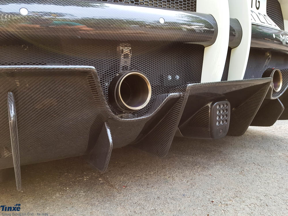 Ferrari 488 GTB độ body kit Misha