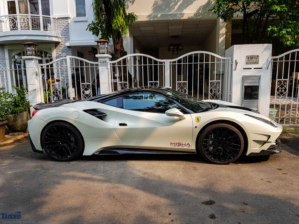 Ferrari 488 GTB độ body kit Misha