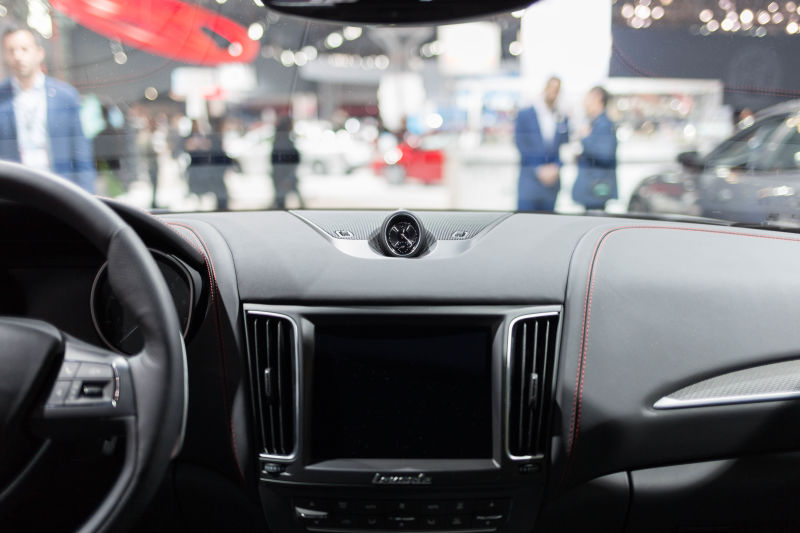 xe có đồng hồ analog