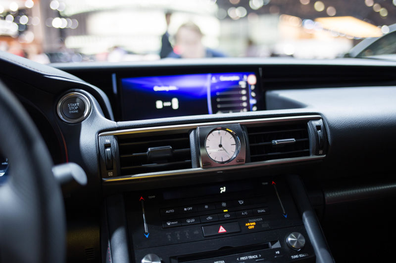 xe có đồng hồ analog