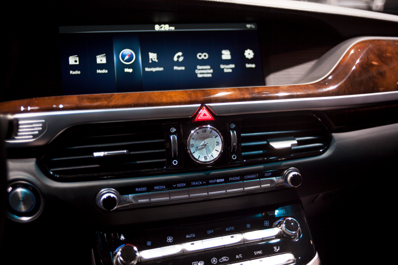 xe có đồng hồ analog