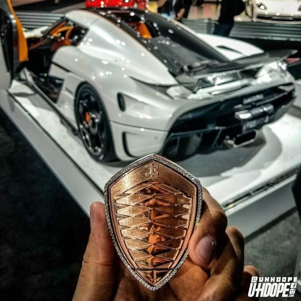Koenigsegg Regera Chiếc chìa khoá đặc biệt do Optimal Innovative Solutions tạo ra cho các chủ nhân Koenigsegg Regera