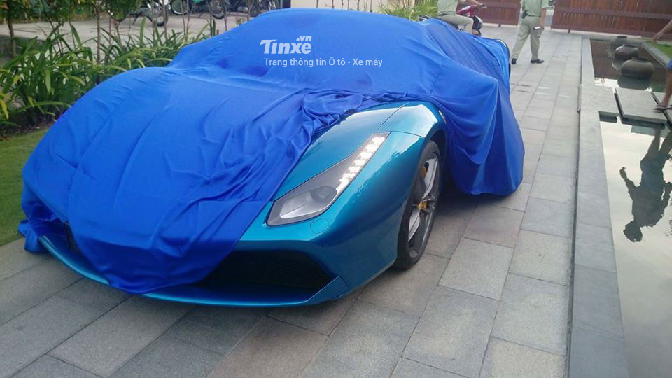 Ferrari-488-Spider-dau-tien-tai-nha-trang