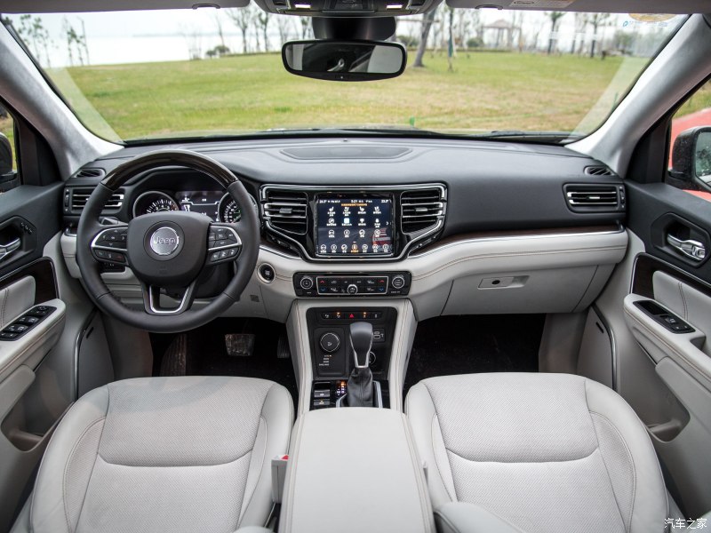 noi-that-jeep-grand-commander-2018