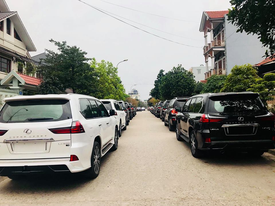 dan-xe-lexus-lx570-tai-quang-ninh