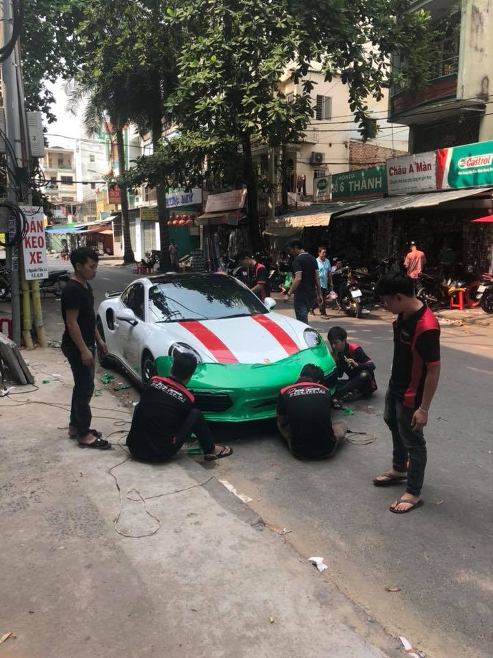 Porsche 911 Turbo S đi đua xe Thái