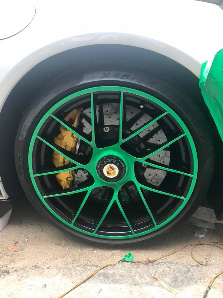 Porsche 911 Turbo S đi đua xe Thái