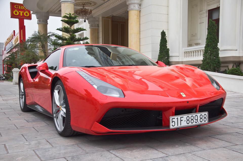 Ca sĩ Tuấn Hưng lái siêu xe Ferrari 488 GTB dự đại hội mô tô Hải Dương Ca sĩ Tuấn Hưng lái siêu xe Ferrari 488 GTB dự đại hội mô tô Hải Dương