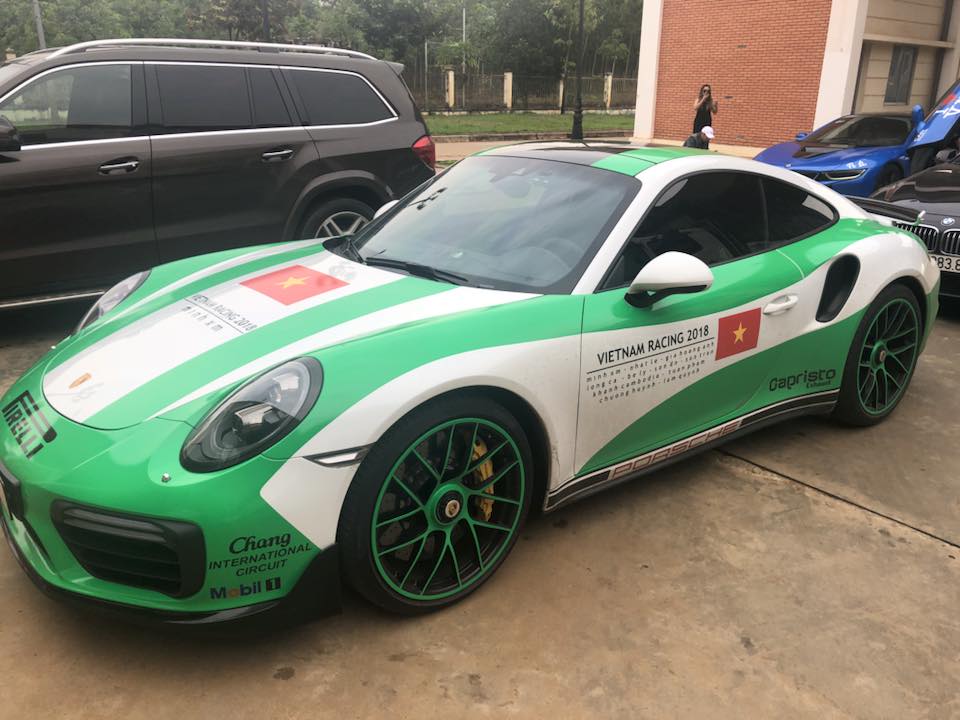 Dàn xe thể thao tại Sài thành phượt sang Thái Lan để đua xe