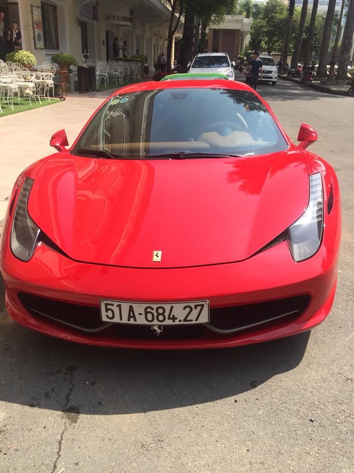 Ferrari 458 Italia cùng Lamborghini Huracan khoe dáng tại Sài thành vào cuối tuần Ferrari 458 Italia cùng Lamborghini Huracan khoe dáng tại Sài thành vào cuối tuần