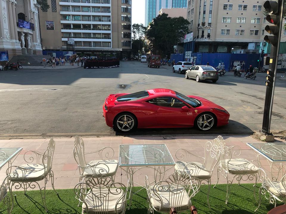 Ferrari 458 Italia cùng Lamborghini Huracan khoe dáng tại Sài thành vào cuối tuần Ferrari 458 Italia cùng Lamborghini Huracan khoe dáng tại Sài thành vào cuối tuần