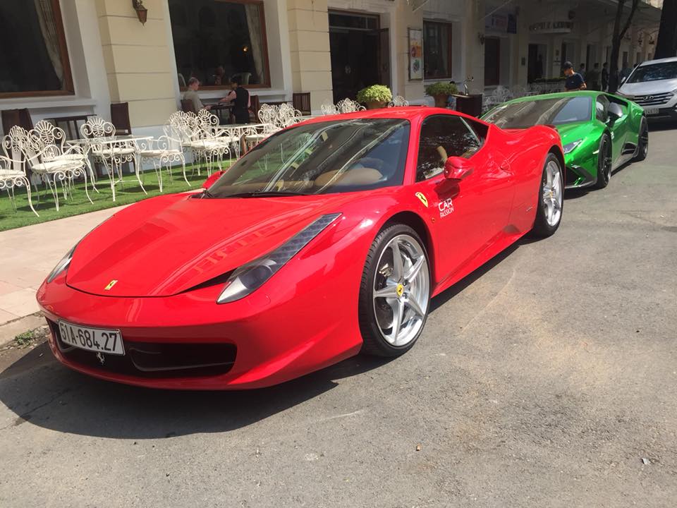 Ferrari 458 Italia cùng Lamborghini Huracan khoe dáng tại Sài thành vào cuối tuần Ferrari 458 Italia cùng Lamborghini Huracan khoe dáng tại Sài thành vào cuối tuần