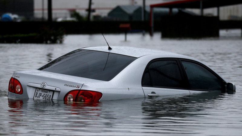 o-to-ngap-nuoc-bao-harvey
