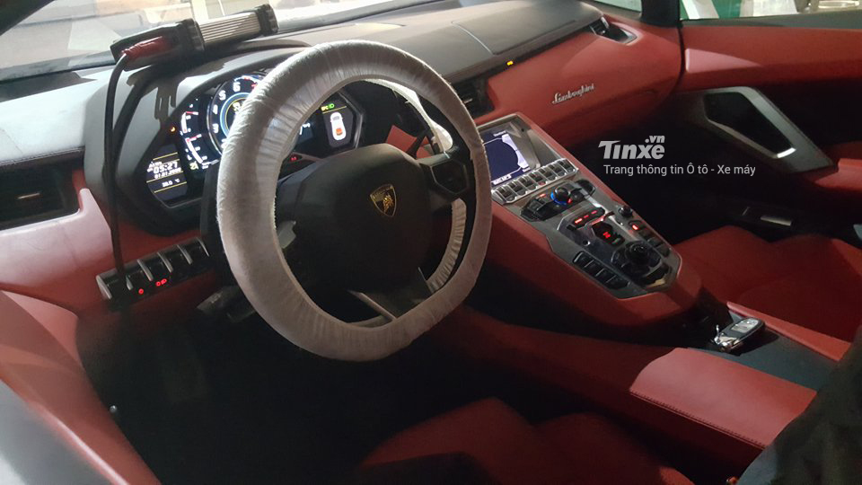 Lamborghini Aventador độ body kit LP720-4 50º Anniversario tái xuất tại Hà Nội