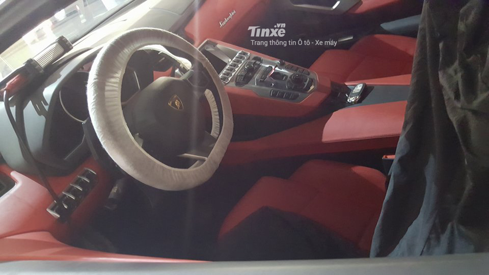 Lamborghini Aventador độ body kit LP720-4 50º Anniversario tái xuất tại Hà Nội